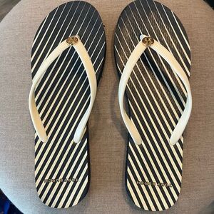 Tory Burch Women's Navy Blue and Cream Pin Striped Flip Flops